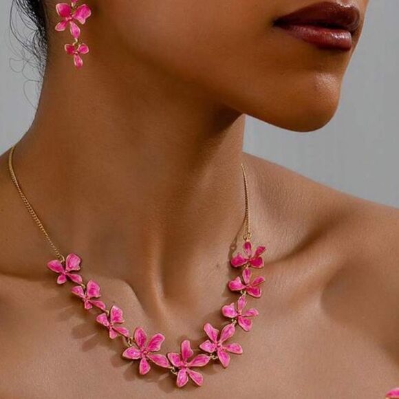 Anthropologie Jewelry - Pink Floral Necklace A835